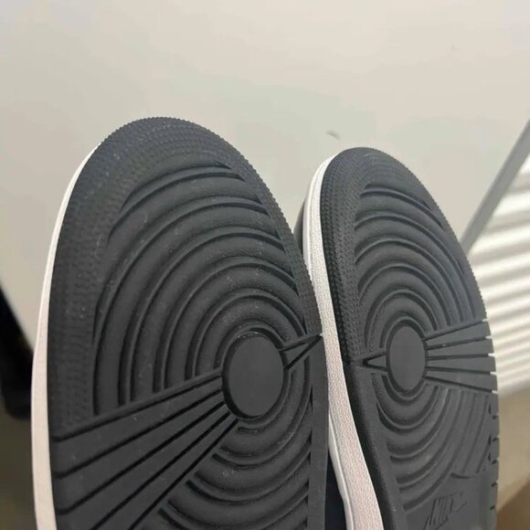 Air Jordan 1 Retro High OG 'Black White 2.0' DZ5485 010 Size 10 New With Defects - Picture 7 of 8